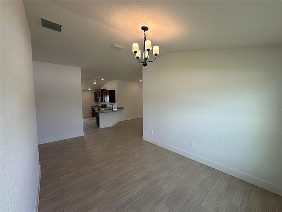 5th image of 12606 NE 48th St