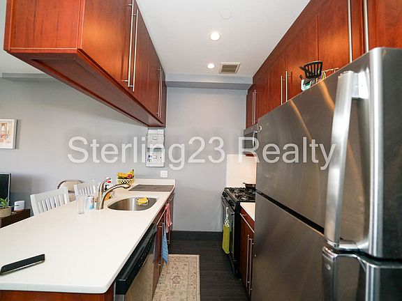 3rd image of 3181 37th St APT 3A