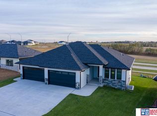 7233 Swiss Alps Ave, Lincoln, NE 68516