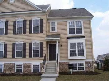 4th image of 5572 Crystal Falls St