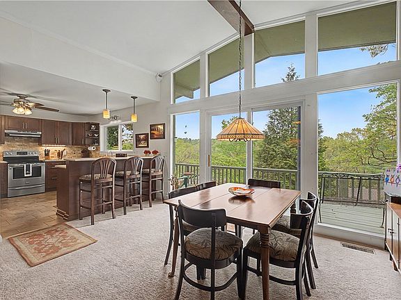 2nd image of 22 Tamworth Cir