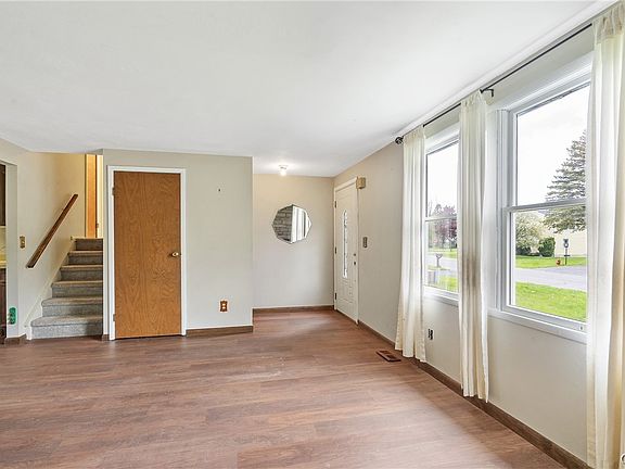 3rd image of 4254 Vine Meadow Rd
