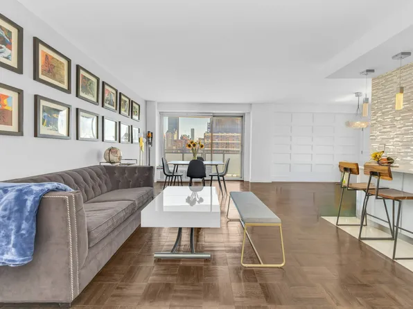 300 East 40th Street 31C image 1 of 15