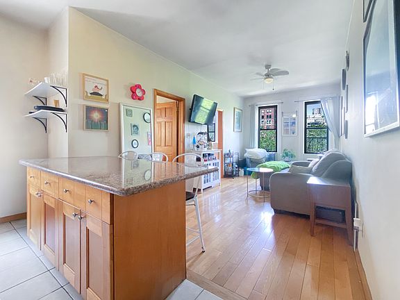 3rd image of 338 E 67th St APT 26