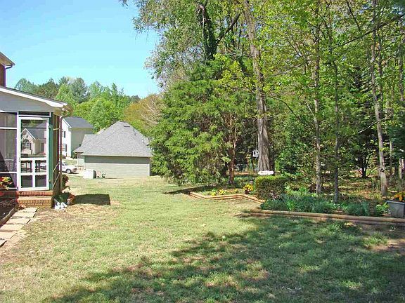 5th image of 916 Wentworth Dr