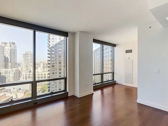 2nd image of 200 W 67th St APT 14E