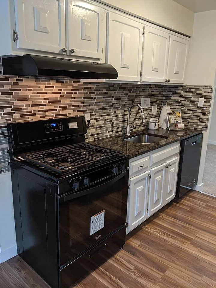 2 bed, 1.5 bath, 1100 sqft, $2,500 — Photo 1