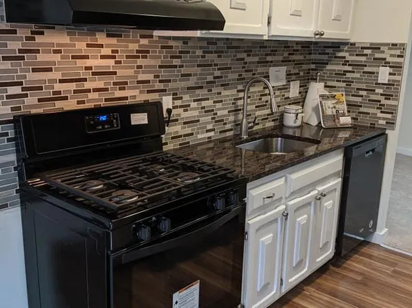 3366 Woodburn Rd APT 32, Annandale, VA 22003