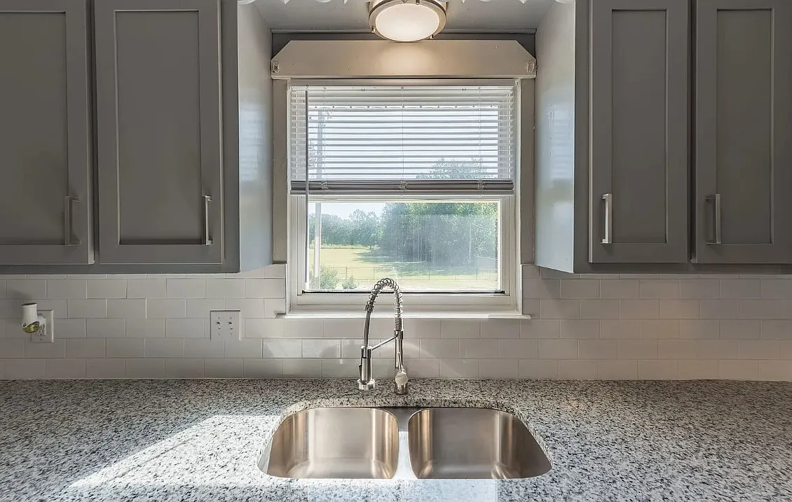 3 bed, 900 sqft, $1,195 — Photo 4