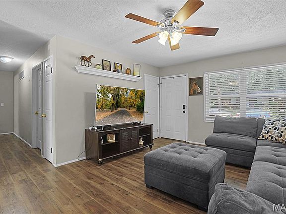 5th image of 1704 E 9th St