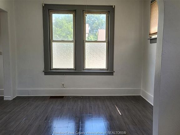 4th image of 1249 Elsmere Ave