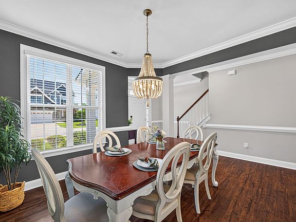 3rd image of 804 Buckner Ct