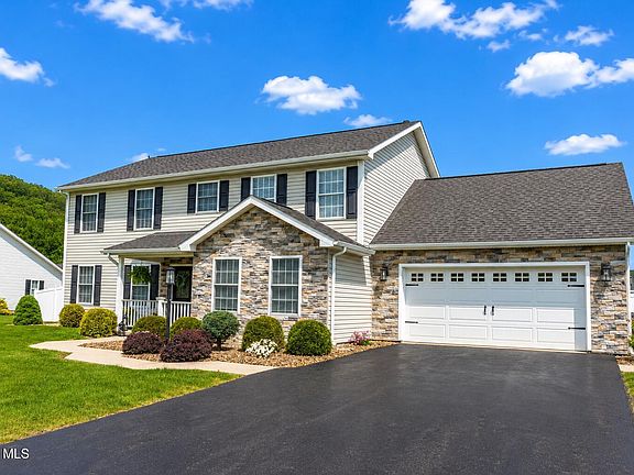 3rd image of 126 Mallard Ln