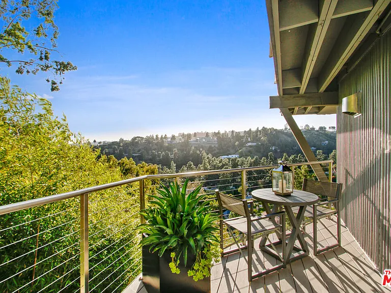 9416 Beverly Crest Dr — Photo 48
