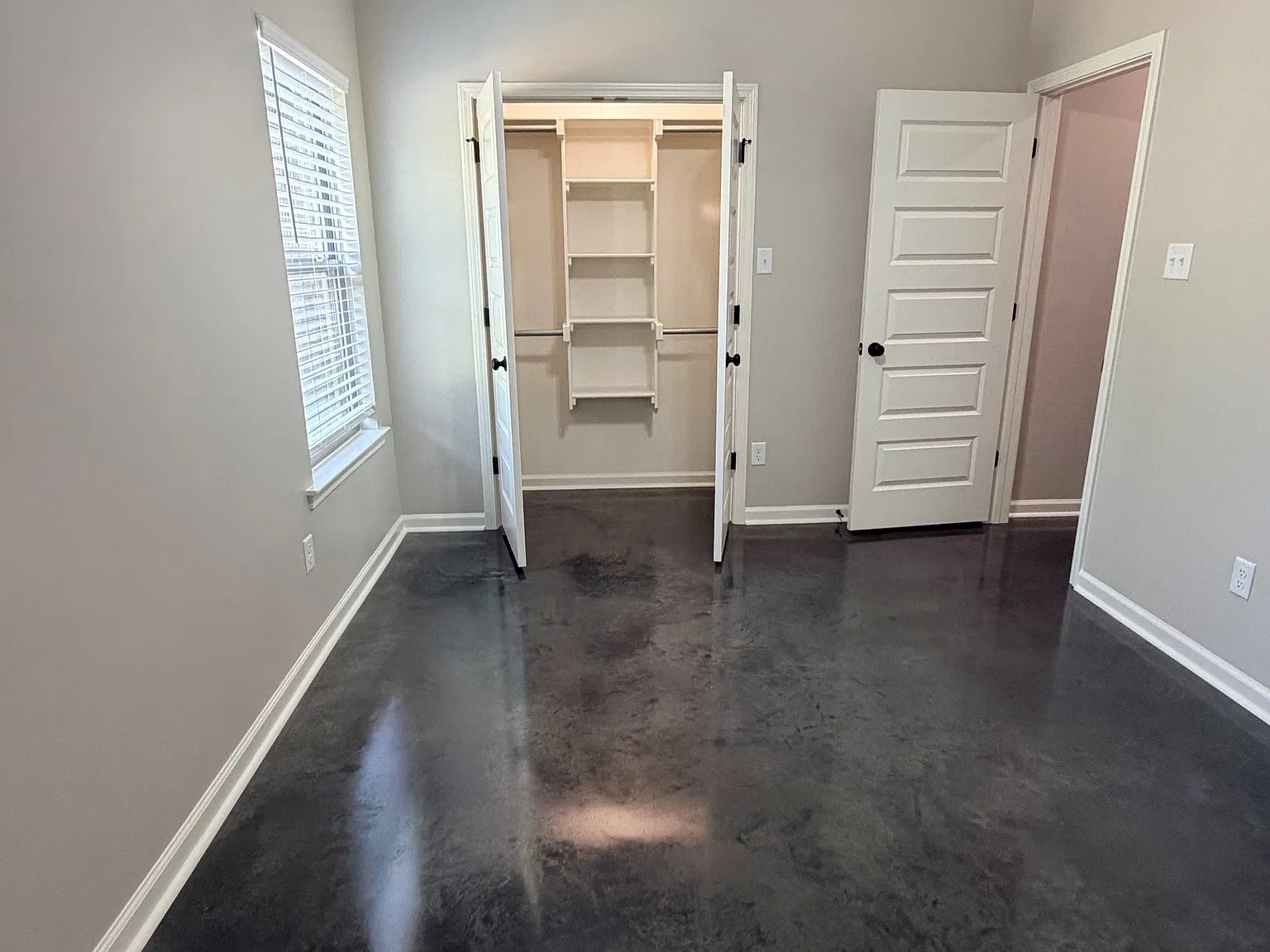 3 bed, 1000 sqft, $1,500 — Photo 4