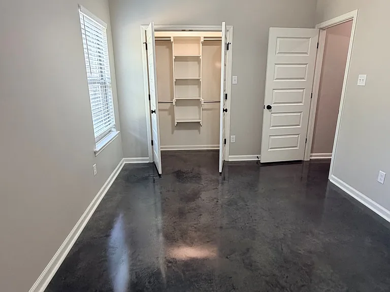 1700 Oakwood Dr #1700 — Photo 4