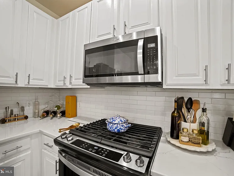 2055 26th St S #5-B06 — Photo 11
