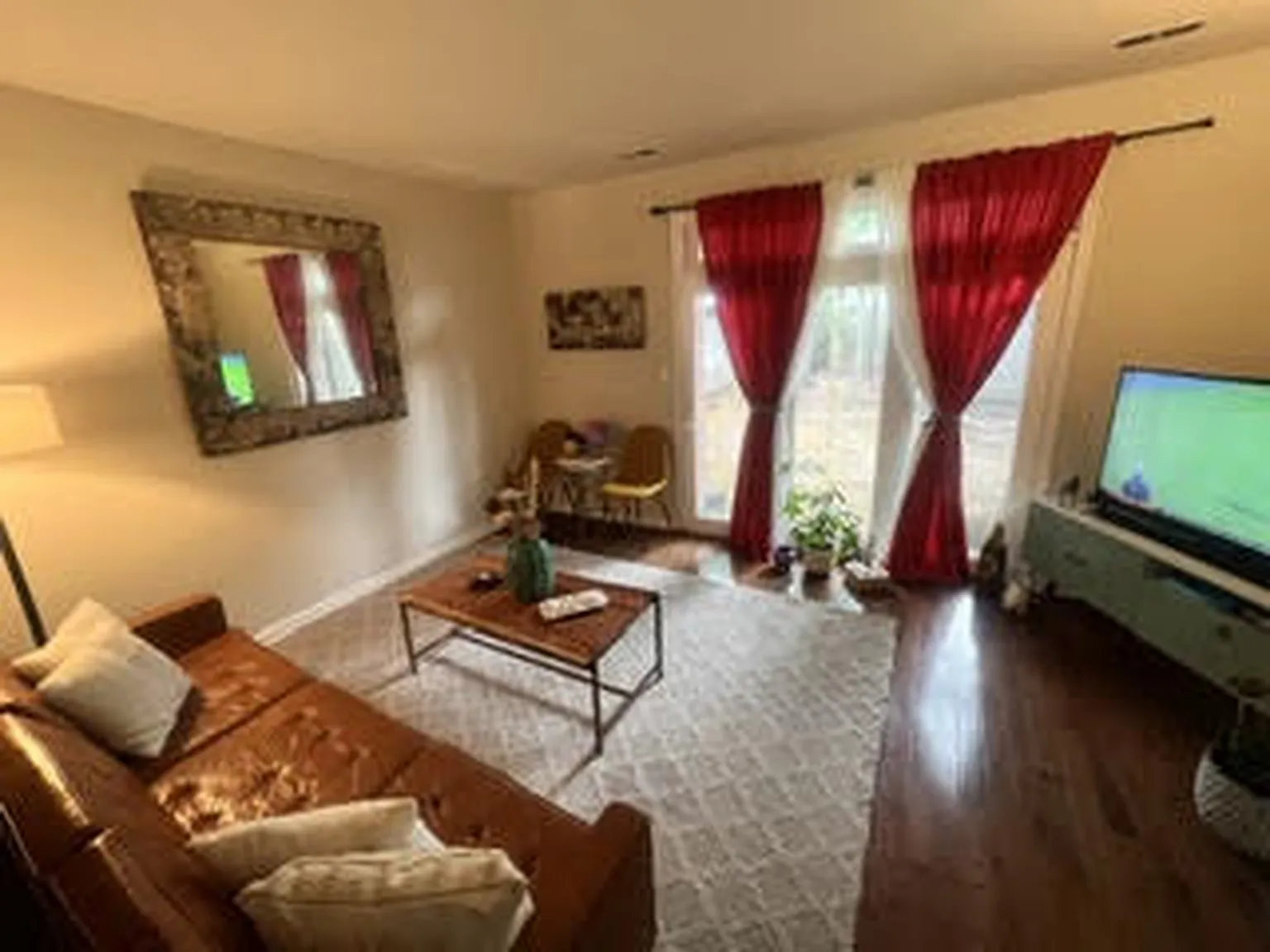 2 bed, 2.5 bath, 1500 sqft, $2,400 — Photo 2