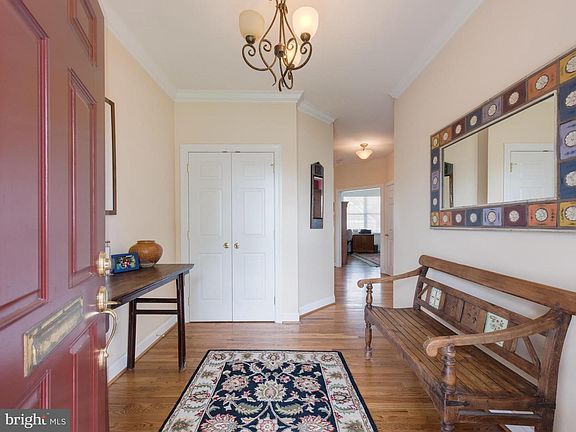 3rd image of 2201 Grasslyn Ave