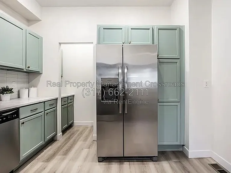 849 N Oakland Ave — Photo 19