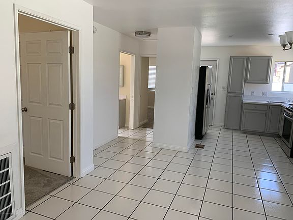 3rd image of 5124 Miriam St
