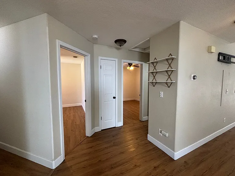 374 Aaron Cir — Photo 7