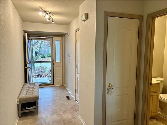 2nd image of 3312 SW Shadow Glen Dr