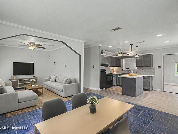 4th image of 5018 Frederick St