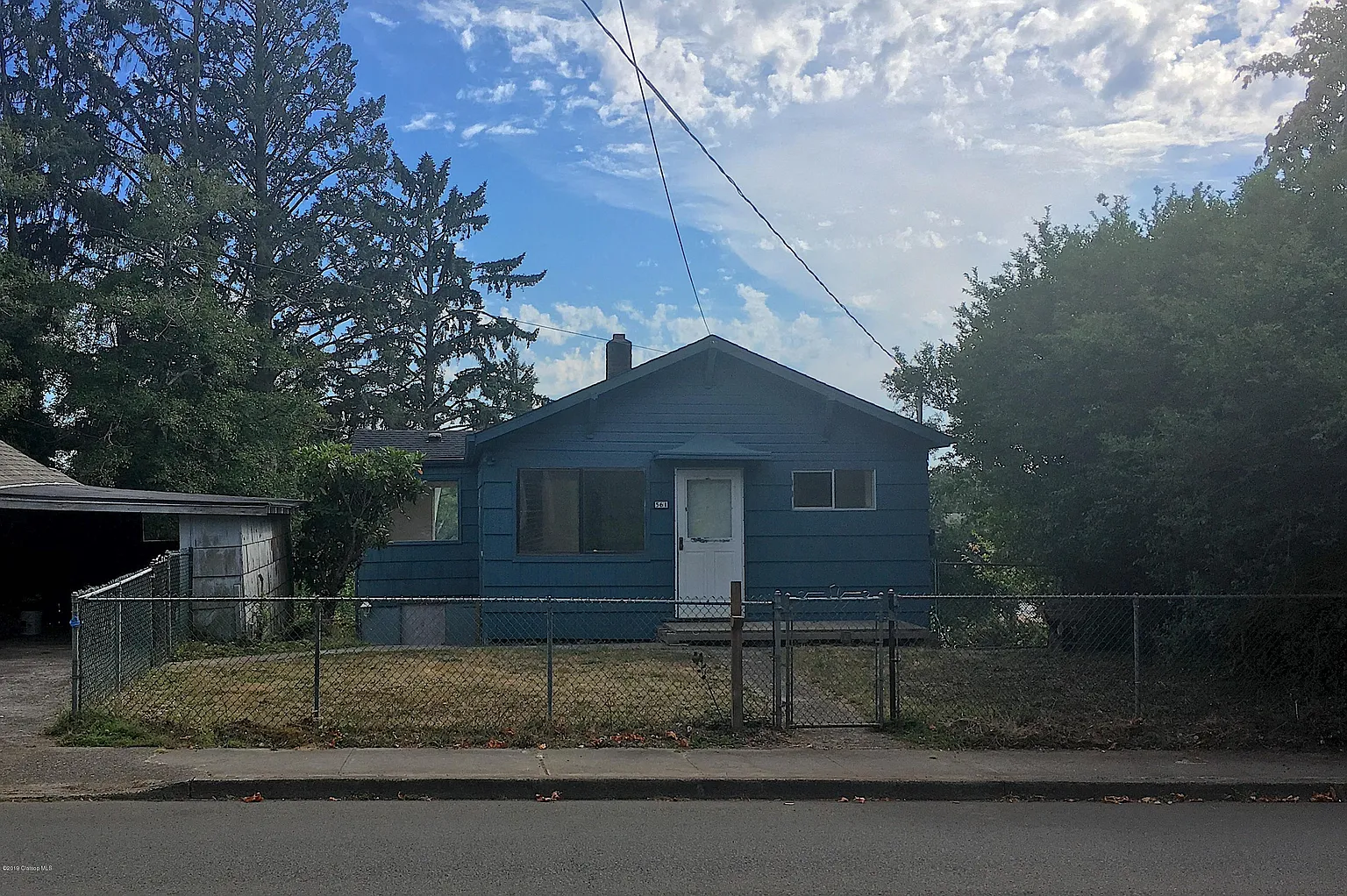 561 Lexington Ave photo 1