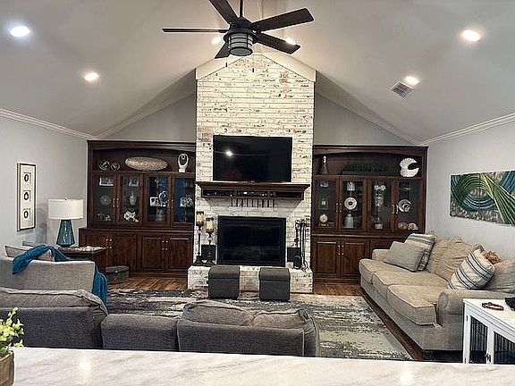 3rd image of 64 Sassafras Dr