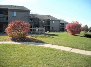 1061 Regent Rd, Oconomowoc, WI 53066