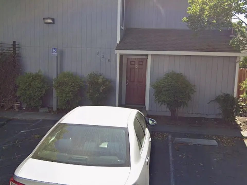 828 Adams Ter #A