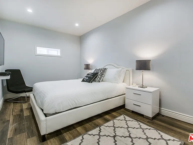 4407 Irvine Ave — Photo 23