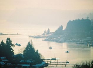 9823 Peacock Hill Ave, Gig Harbor, WA 98332