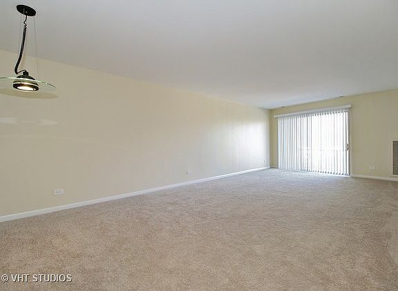 5th image of 909 E Kenilworth Ave Unit 308