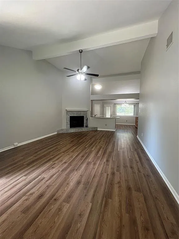 2 bed, 2.0 bath, 1275 sqft, $1,950 — Photo 2