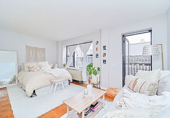 2nd image of 337 W 43rd St APT 4C