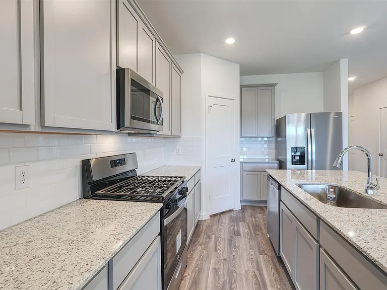 3918 Windy Whisper Dr — Photo 8
