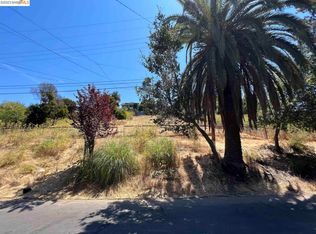 3210 Courtland Ave, Oakland, CA 94619