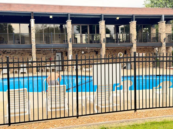 7353 Blackburn Ave Unit 206, Downers Grove, IL 60516