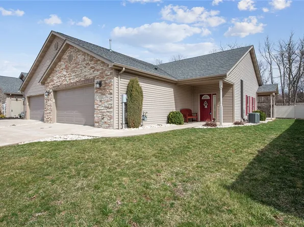 703 Wimbledon Dr, Mount Pleasant, PA 15666