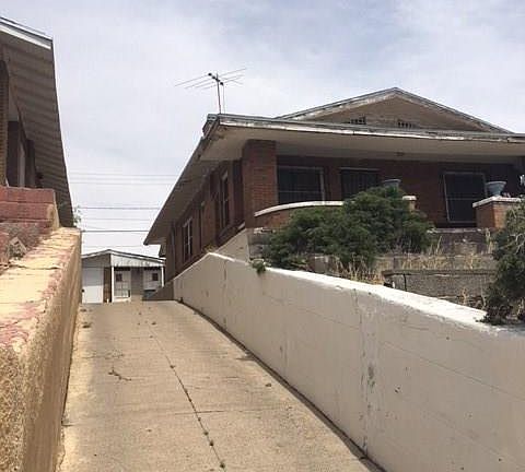 2nd image of 1212 N Ochoa St