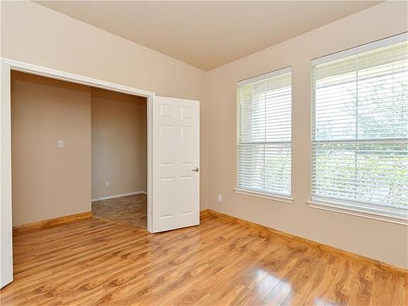 3rd image of 1704 McClannahan Dr