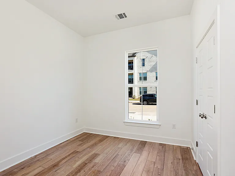 9534 Creekview Dr — Photo 23