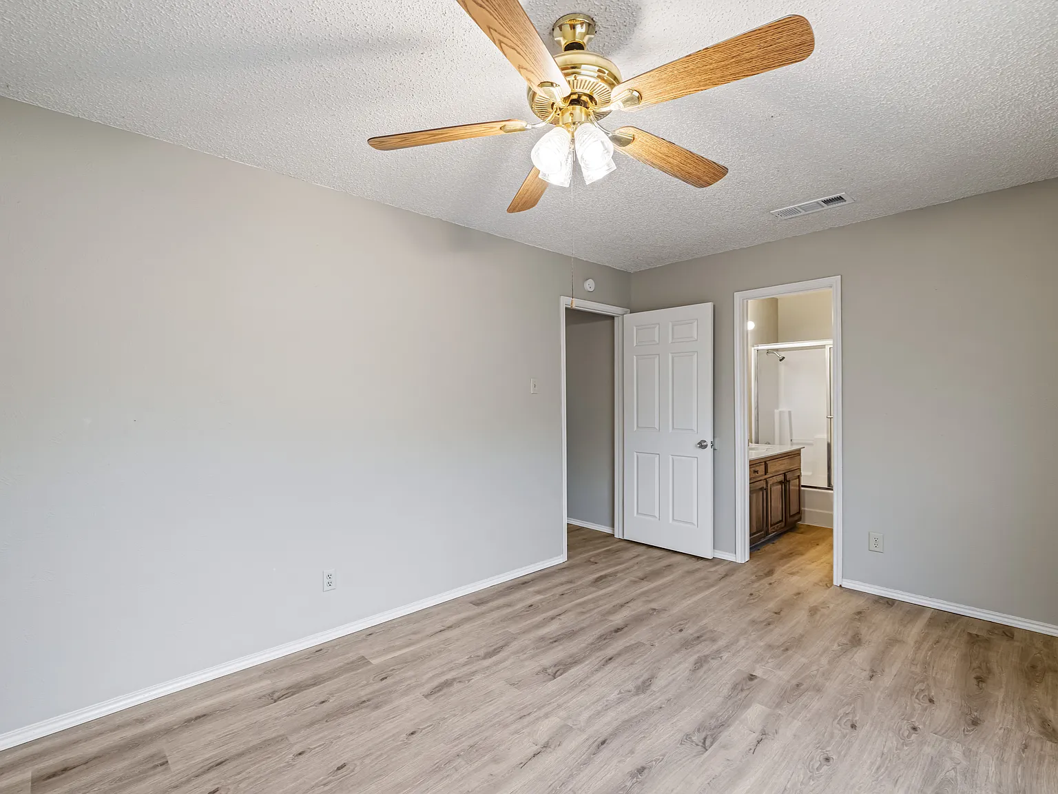 2 bed, 948 sqft, $1,400 — Photo 3