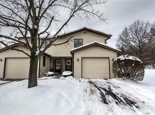 1 Canterbury Ct, Fairport, NY 14450