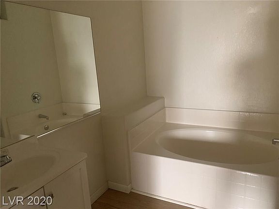 5th image of 5655 E Sahara Ave Unit 1051