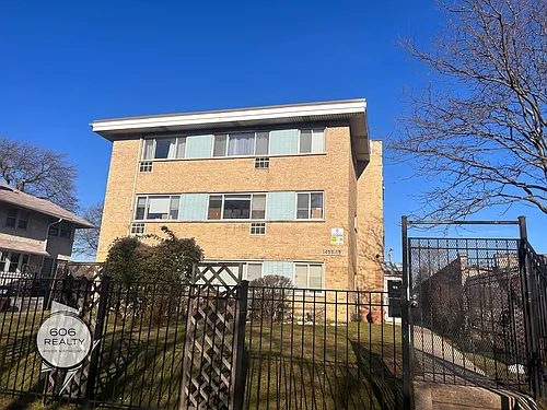 East Rogers Park Units on Juneway! Photo 1