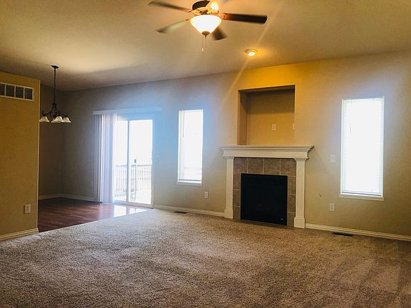 2nd image of 1812 Lydia Ln