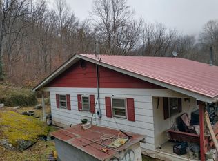 19 Harlan Ln, Buckhorn, KY 41721